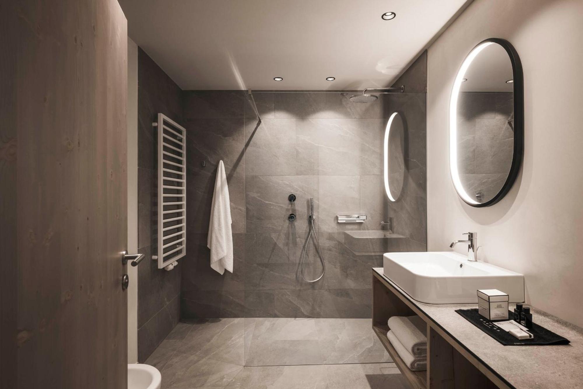 Hofergut Suites & Apartments Riscone Esterno foto